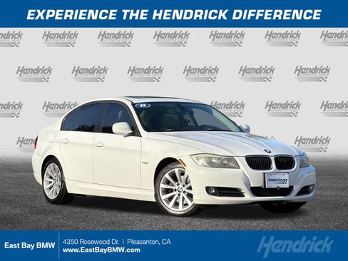 Used 2011 BMW 328i 328i image 1