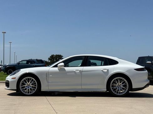 Used 2021 Porsche Panamera RWD image 2
