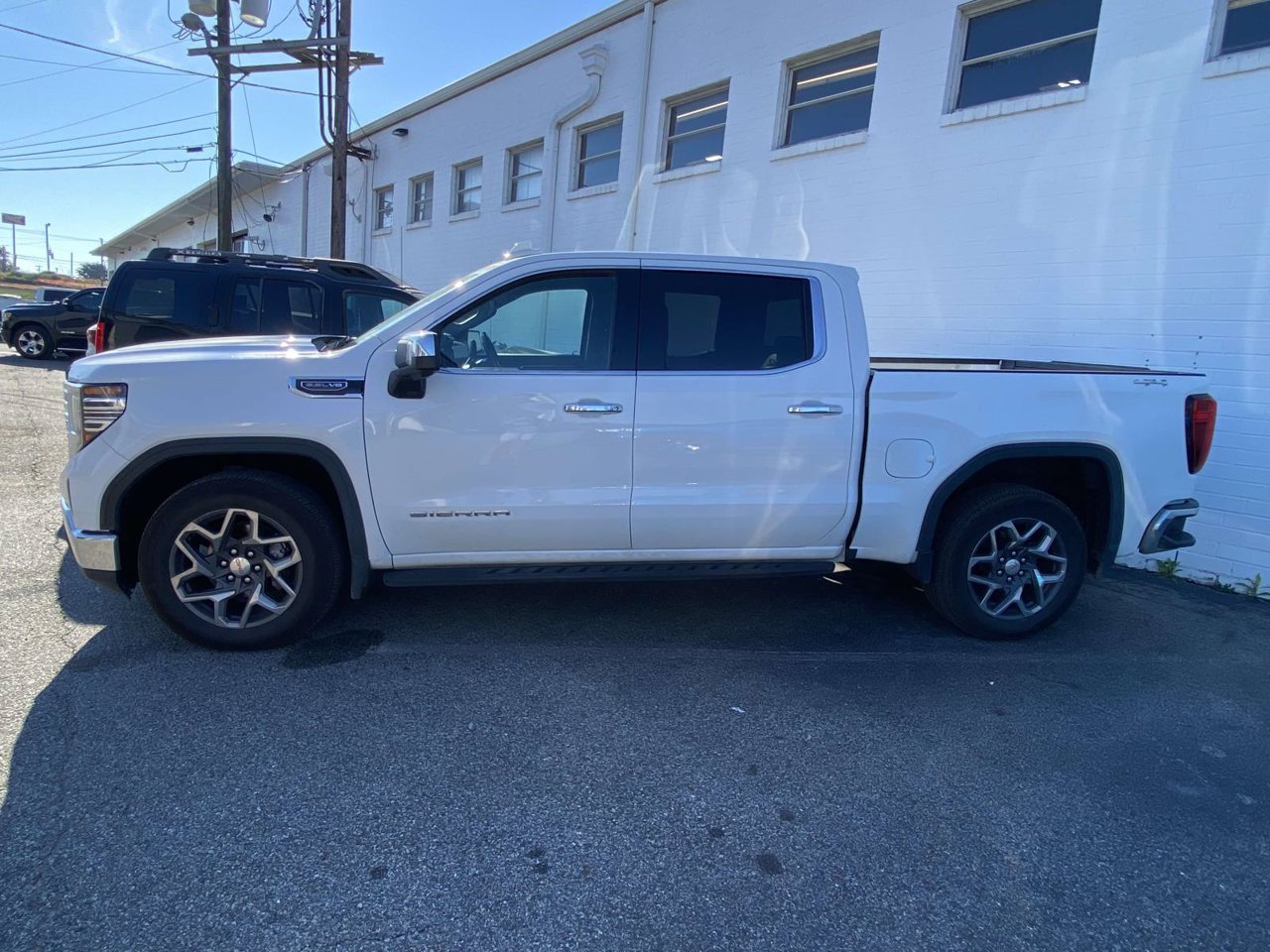 Used 2022 GMC Sierra 1500 SLT AWD/4WD image 5