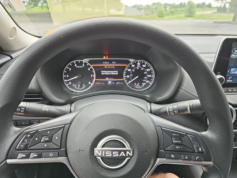 Used 2024 Nissan Sentra SV FWD image 21