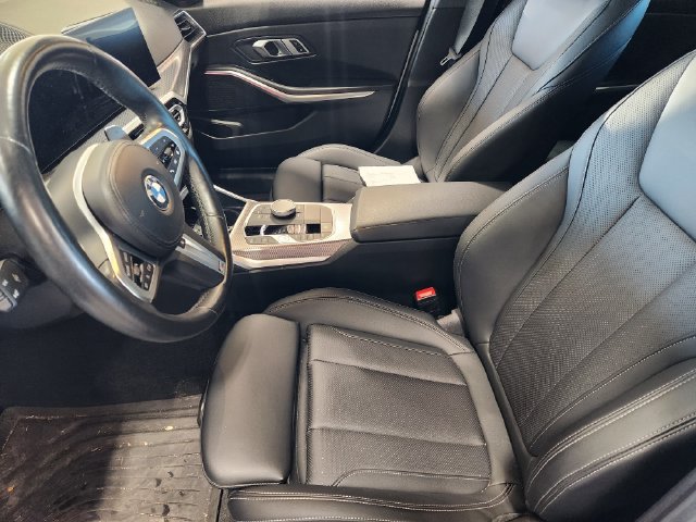 Used 2023 BMW M340i RWD image 9