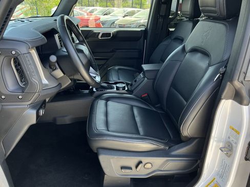 Used 2025 Ford Bronco Outer Banks image 25