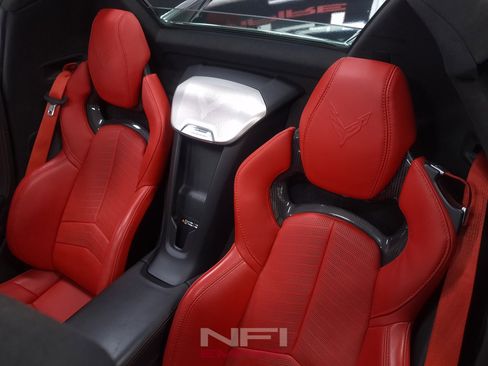 Used 2024 Chevrolet Corvette Stingray Premium Conv w/ Z51 Performance Package RWD image 27
