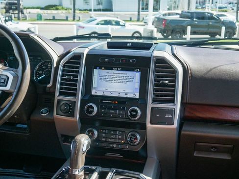 Used 2019 Ford F150 King Ranch image 12