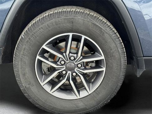 Used 2019 Jeep Grand Cherokee Limited image 9