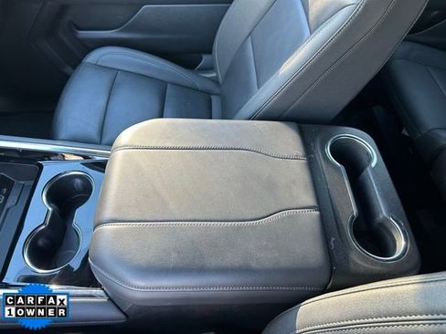 Used 2025 Chevrolet Suburban Z71 AWD/4WD image 29