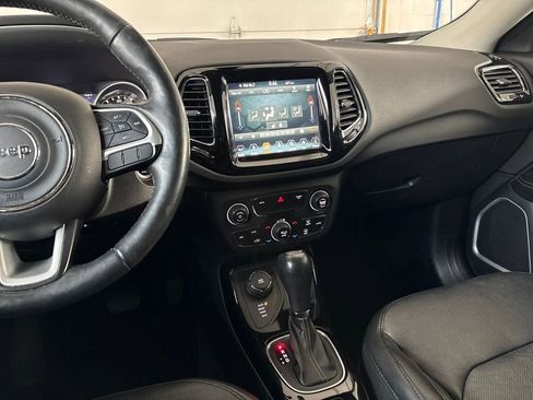 Used 2018 Jeep Compass Limited w/ Navigation Group image 23