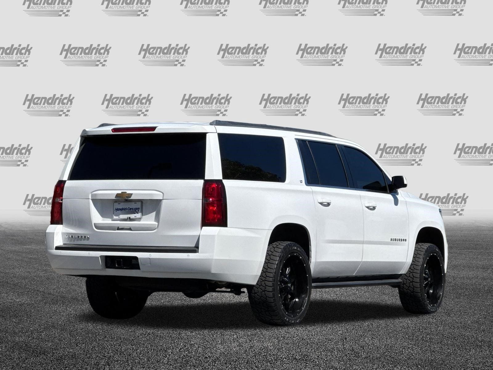 Used 2019 Chevrolet Suburban LT RWD image 5