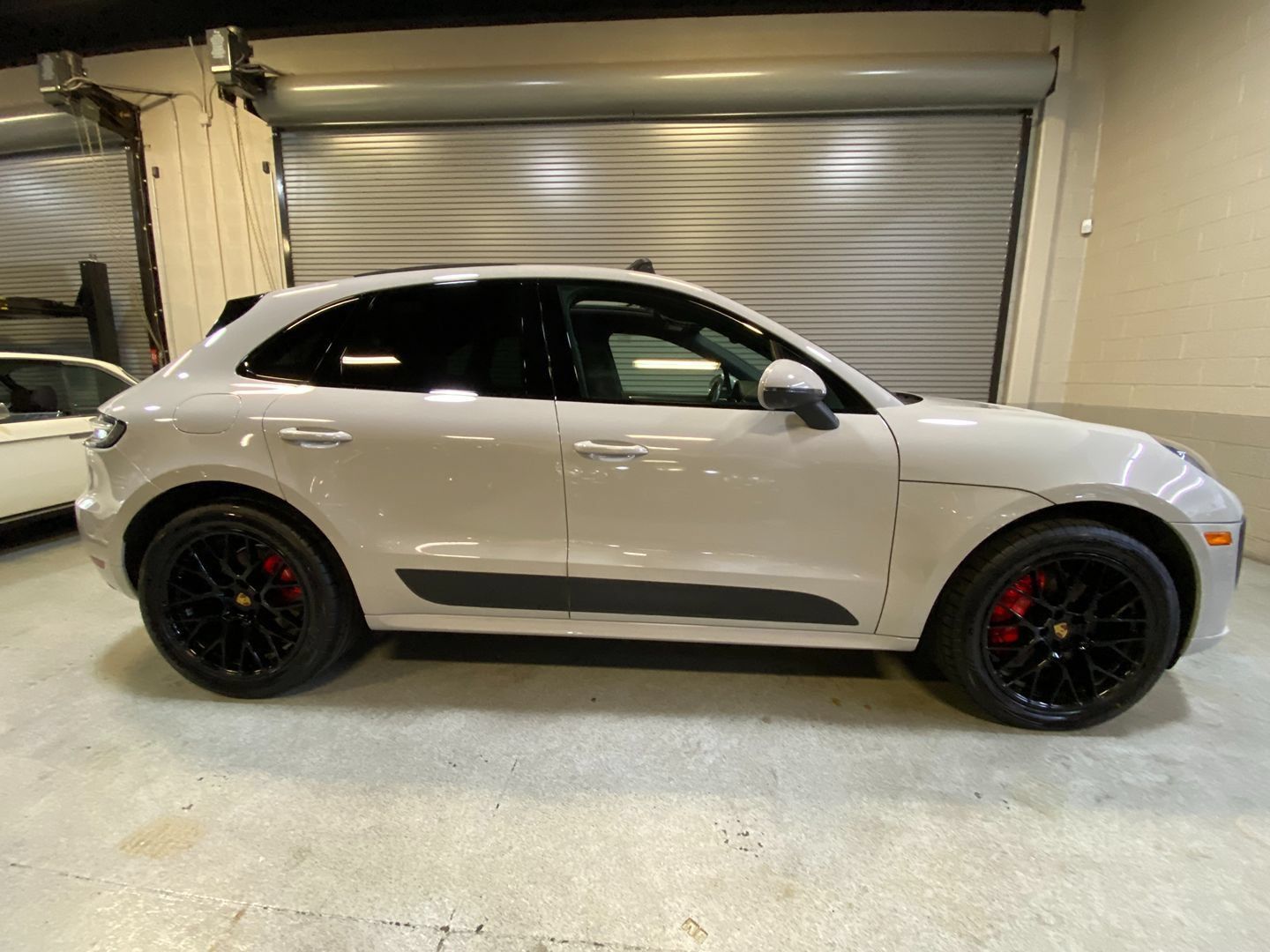 Used 2021 Porsche Macan GTS AWD/4WD image 9