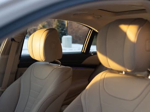 Used 2019 Mercedes-Benz S 560 4MATIC Sedan image 18