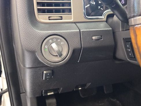 Used 2012 Lincoln Navigator 4WD image 24