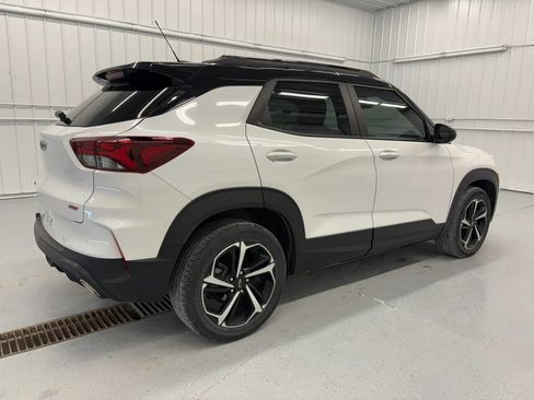 Used 2021 Chevrolet TrailBlazer RS w/ Technology Package FWD image 4