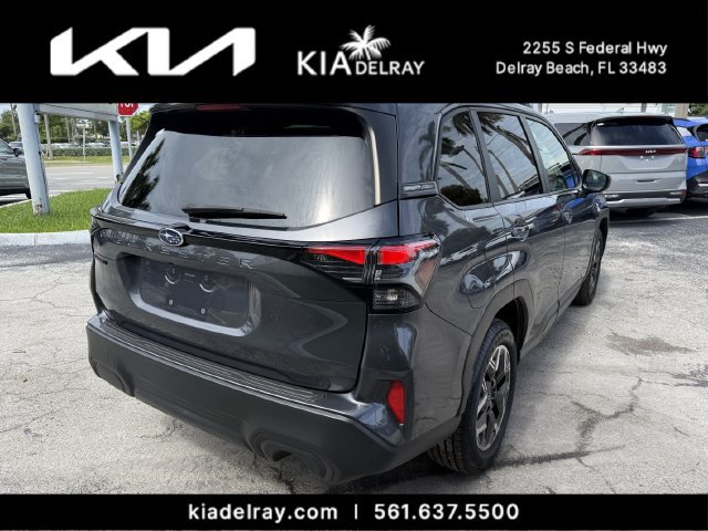 Used 2025 Subaru Forester Premium AWD/4WD image 3