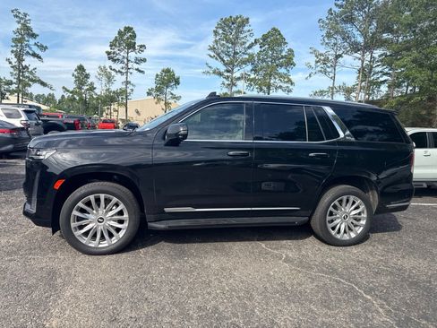 Used 2024 Cadillac Escalade Premium Luxury AWD/4WD image 4
