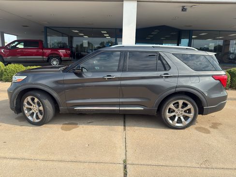 Used 2020 Ford Explorer Platinum w/ Premium Technology Package AWD/4WD image 9