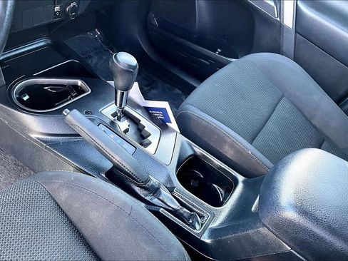 Used 2018 Toyota RAV4 XLE image 10