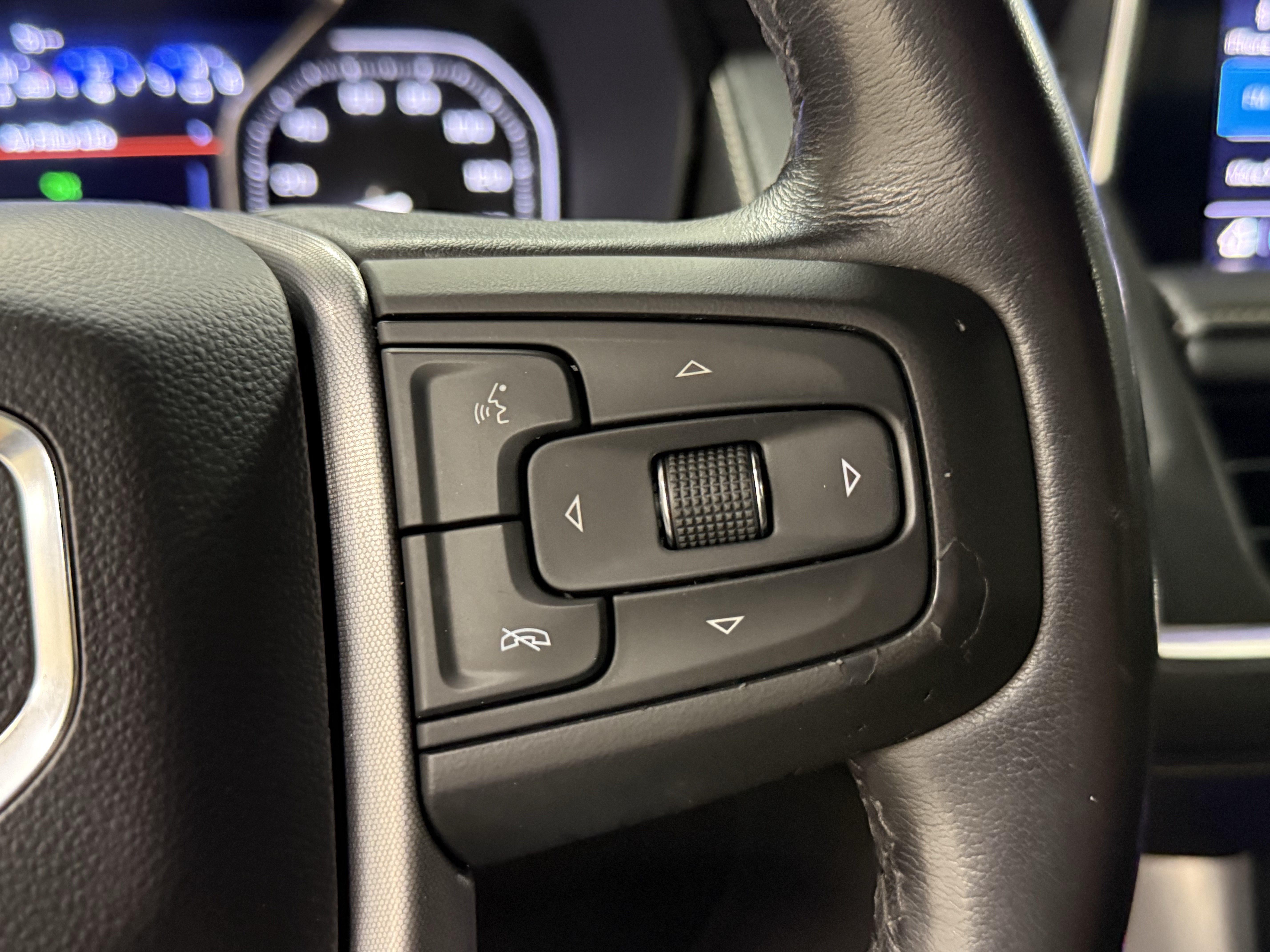 Used 2021 GMC Yukon SLT RWD image 20