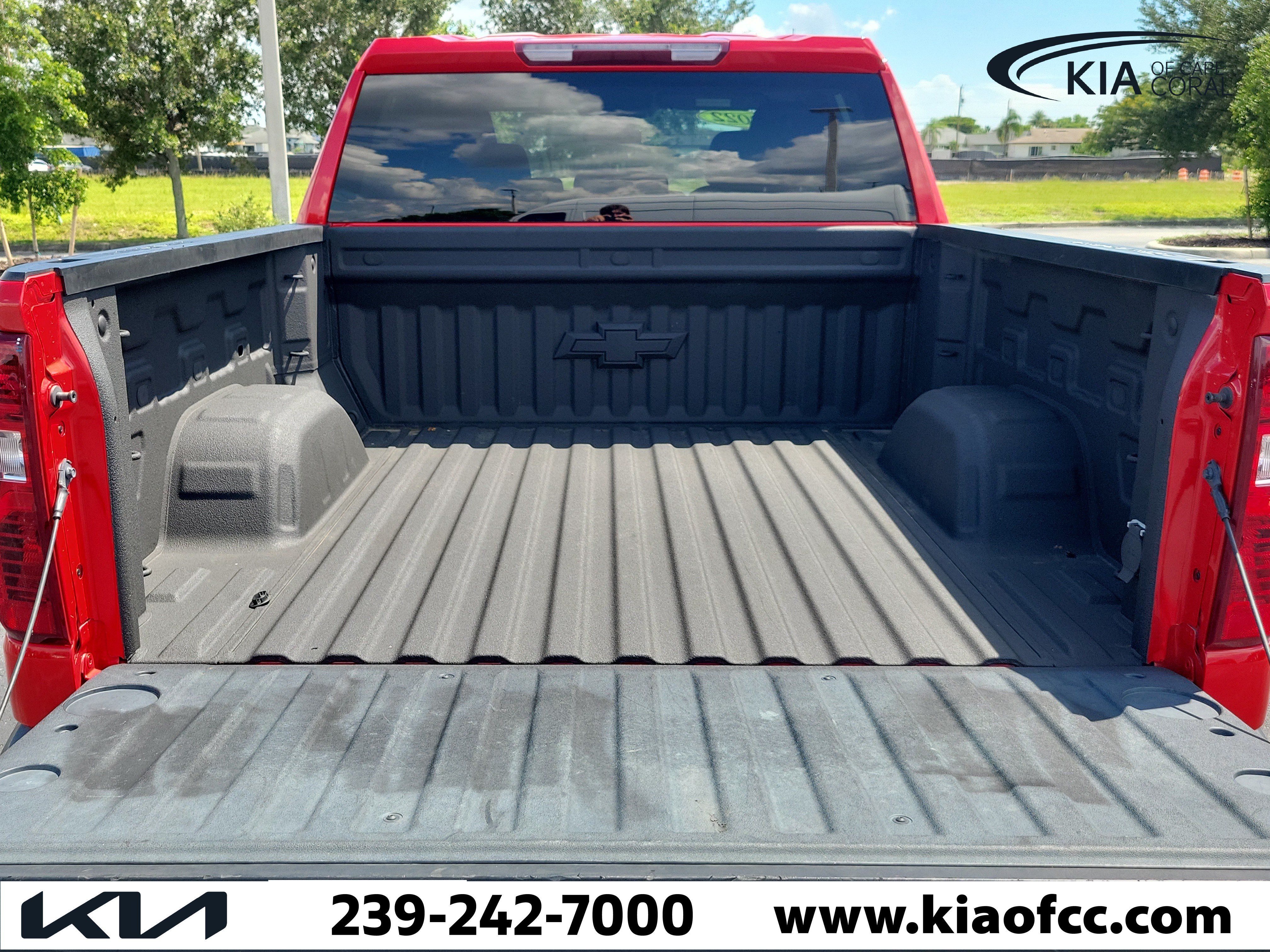 Used 2022 Chevrolet Silverado 1500 LT AWD/4WD image 10