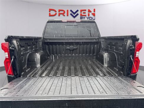 Used 2025 Chevrolet Silverado 1500 LT Trail Boss w/ LT Trail Boss Premium Package AWD/4WD image 11