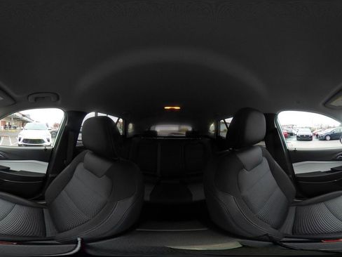 Used 2025 Chevrolet Trax LT w/ LT Convenience Package image 41