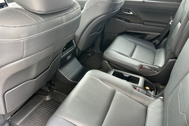 Used 2024 Lexus GX 550 w/ Accessory Package (Z1) AWD/4WD image 14
