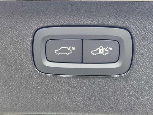 New 2026 Volvo XC90 B6 Plus w/ Protection Package Premier image 12