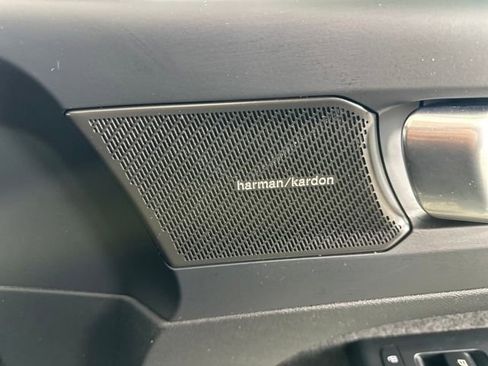 Used 2024 Volvo XC40 B5 Plus w/ Climate Package image 28