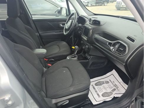 Used 2019 Jeep Renegade Altitude w/ Quick Order Package 22M FWD image 16