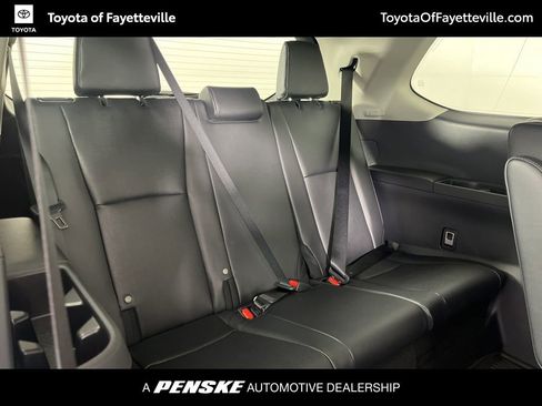 New 2026 Toyota Grand Highlander FWD image 13