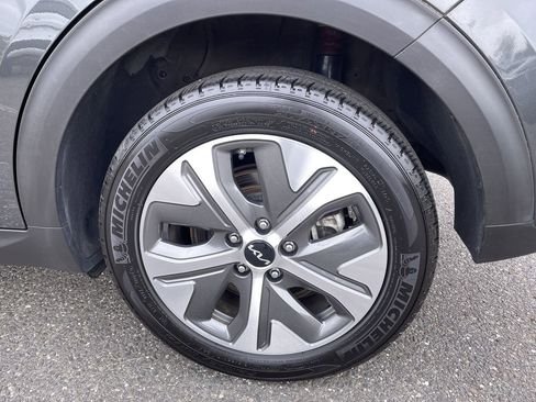 Used 2022 Kia Niro EX w/ Cold Weather Package image 10