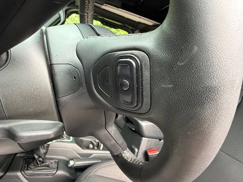 Used 2023 Jeep Wrangler Unlimited w/ Sun & Screen Package AWD/4WD image 13