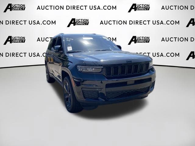 Used 2024 Jeep Grand Cherokee L Altitude RWD image 3