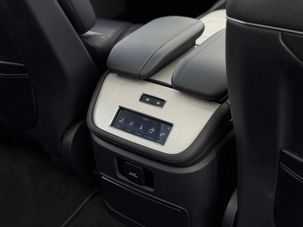 Used 2025 Lincoln Navigator L Reserve AWD/4WD image 18