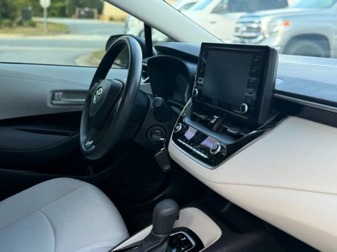 Used 2022 Toyota Corolla LE image 23