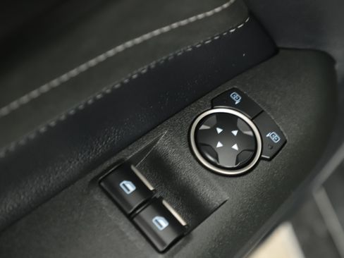 Used 2016 Ford Mustang Shelby GT350 w/ Technology Package image 10