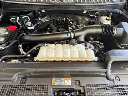 Used 2025 Ford Expedition Active RWD image 42