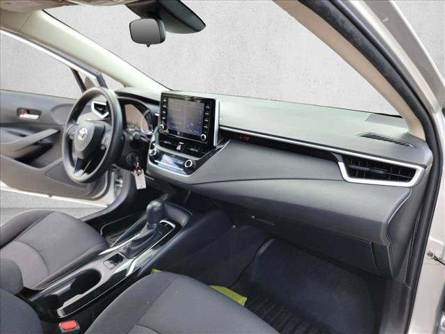 Used 2020 Toyota Corolla LE w/ Carpet Mat Package (TMS) FWD image 26