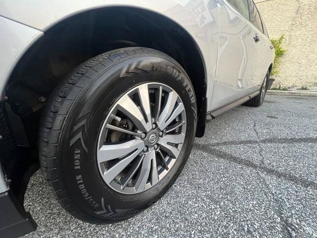 Used 2017 Nissan Pathfinder SL w/ SL Premium Package AWD/4WD image 29