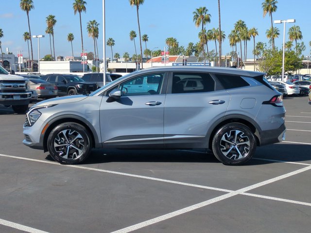 Used 2024 Kia Sportage EX AWD/4WD image 9