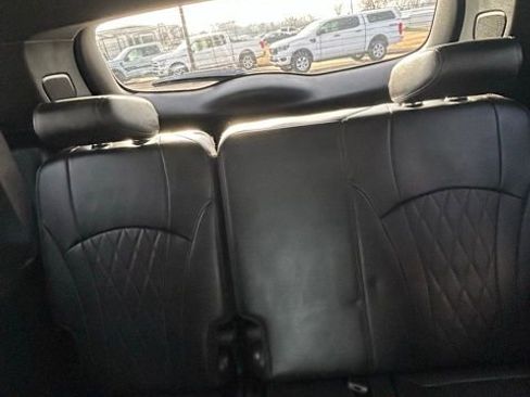 Used 2023 Buick Enclave Avenir image 13