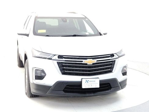Used 2023 Chevrolet Traverse LT image 8