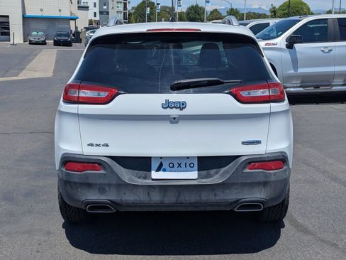 Used 2018 Jeep Cherokee Latitude w/ Cold Weather Group AWD/4WD image 6