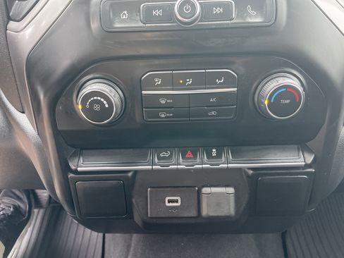 Used 2019 Chevrolet Silverado 1500 Custom w/ Custom Value Package image 42