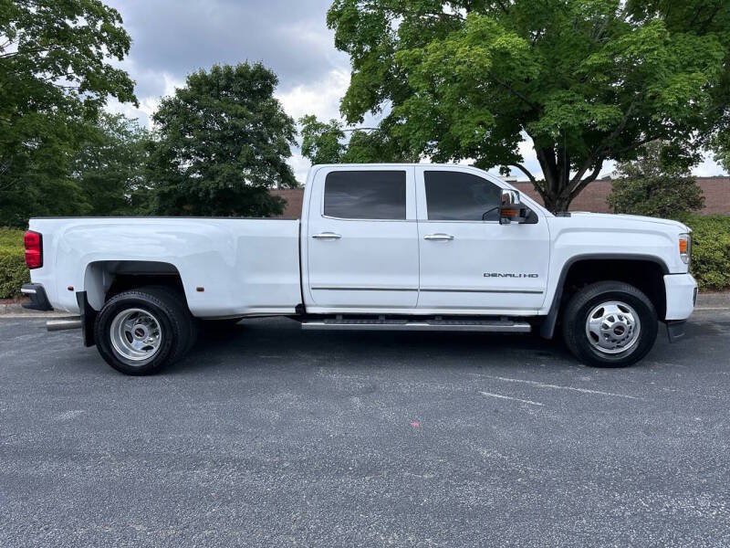 Used 2016 GMC Sierra 3500 Denali w/ Driver Alert Package AWD/4WD image 5