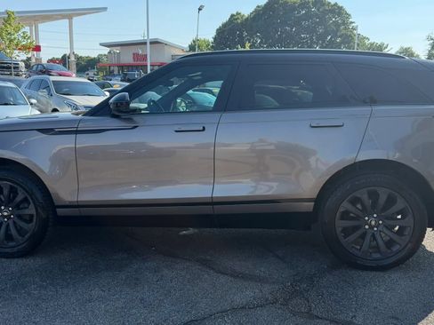 Used 2019 Land Rover Range Rover Velar R-Dynamic SE AWD/4WD image 2
