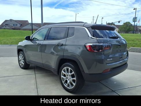 Used 2023 Jeep Compass Latitude AWD/4WD image 5