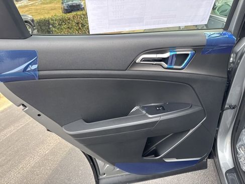 New 2026 Kia Sportage LX image 10