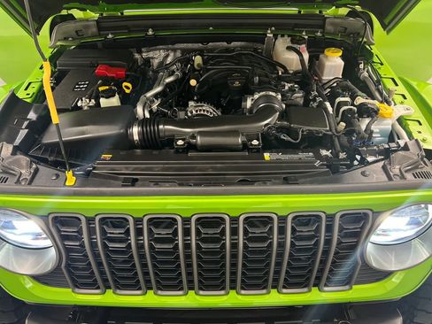 Used 2025 Jeep Gladiator Mojave w/ Convenience Group AWD/4WD image 66