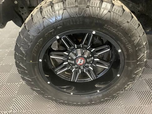 Used 2020 Jeep Wrangler Unlimited Sahara w/ Uconnect 4C Nav & Sound Group AWD/4WD image 2