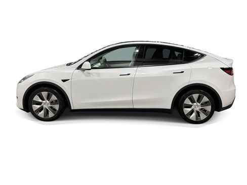 Certified 2021 Tesla Model Y Long Range AWD/4WD image 3